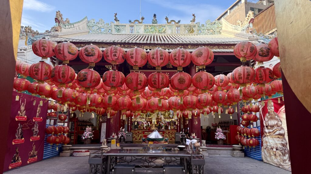 Ultimate Bangkok Travel Guide: Where to Stay, Things to Do, Shopping, Spas & Travel Tips