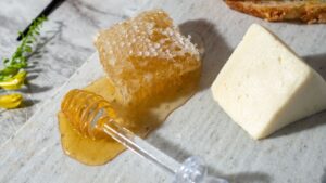 How To Properly Pair Italian Cheese With Honey