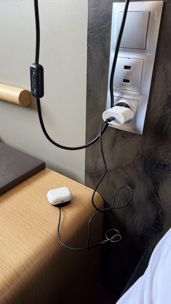 Footnote Accessories OneSnap 3-in-1 Wireless Charger